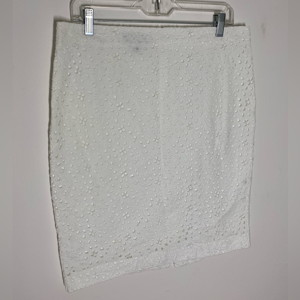 Talbots Size 12 Solid White Eyelet Pencil Straight Knee Length Skirt Fully Lined